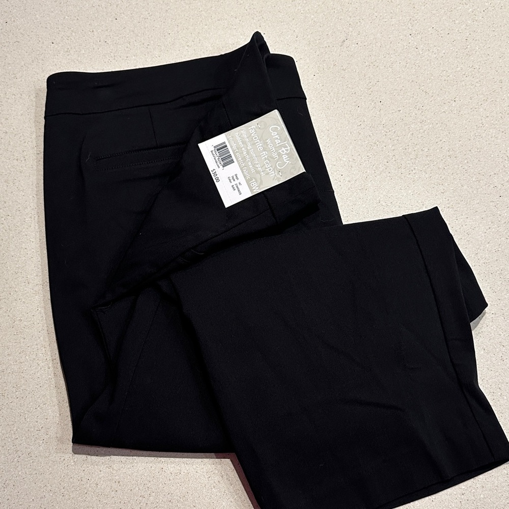 Coral Bay Black Capri Pants NWT 18W